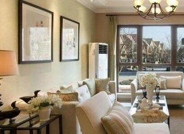 蒋欣曝出自己的家：床上放着几个布娃娃，快40岁还像个小孩一样