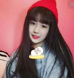 ​杨清柠与男友罕见合照，亲密画面让人感动，比王乐乐会撩？