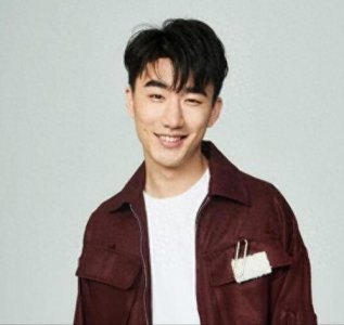 星光熠熠李俊贤：筑梦影坛的俊逸贤才