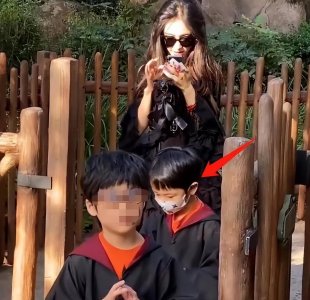 ​杨颖带儿子飞巴黎看秀，6岁小海绵正面照曝光，一点也不像黄晓明