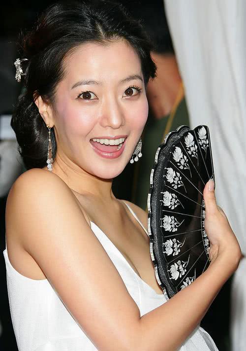 金喜善个人资料写真作品