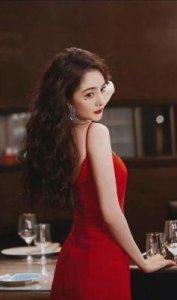 ​杨幂新剧未播先火，御姐人设A爆，与小狼狗甜蜜恋爱引人期待