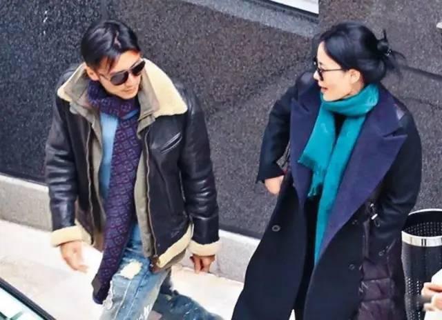 谢霆锋王菲发文宣布产女真的吗 这个新闻应该是假的