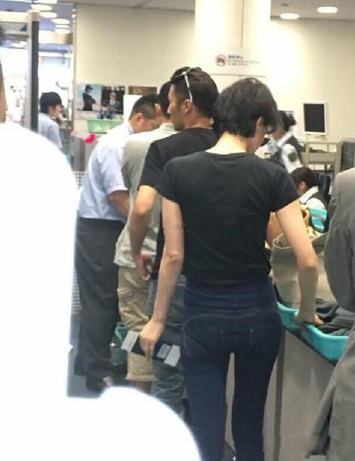 谢霆锋王菲发文宣布产女真的吗 这个新闻应该是假的