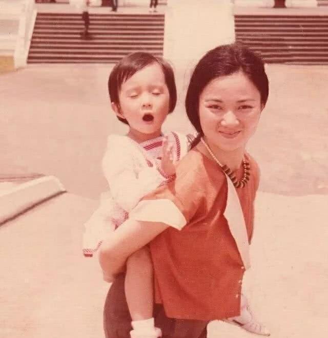 她出道后受万人追捧,嫁日本人却惨遭家暴,17岁女儿被绑架后抛尸