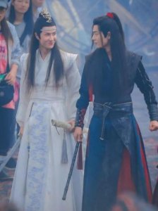 肖战的白衣古装造型够帅了，当看到他穿着唐装的那刻：心儿怦怦跳