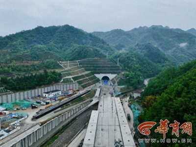 ​西康高铁全线隧道顺利贯通  通车后西安至安康1小时可达