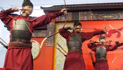 ​古人的弓箭，为何现代人几乎拉不动，是我们的体力退化了吗？