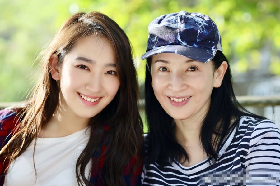 龚慈恩个人资料写真作品