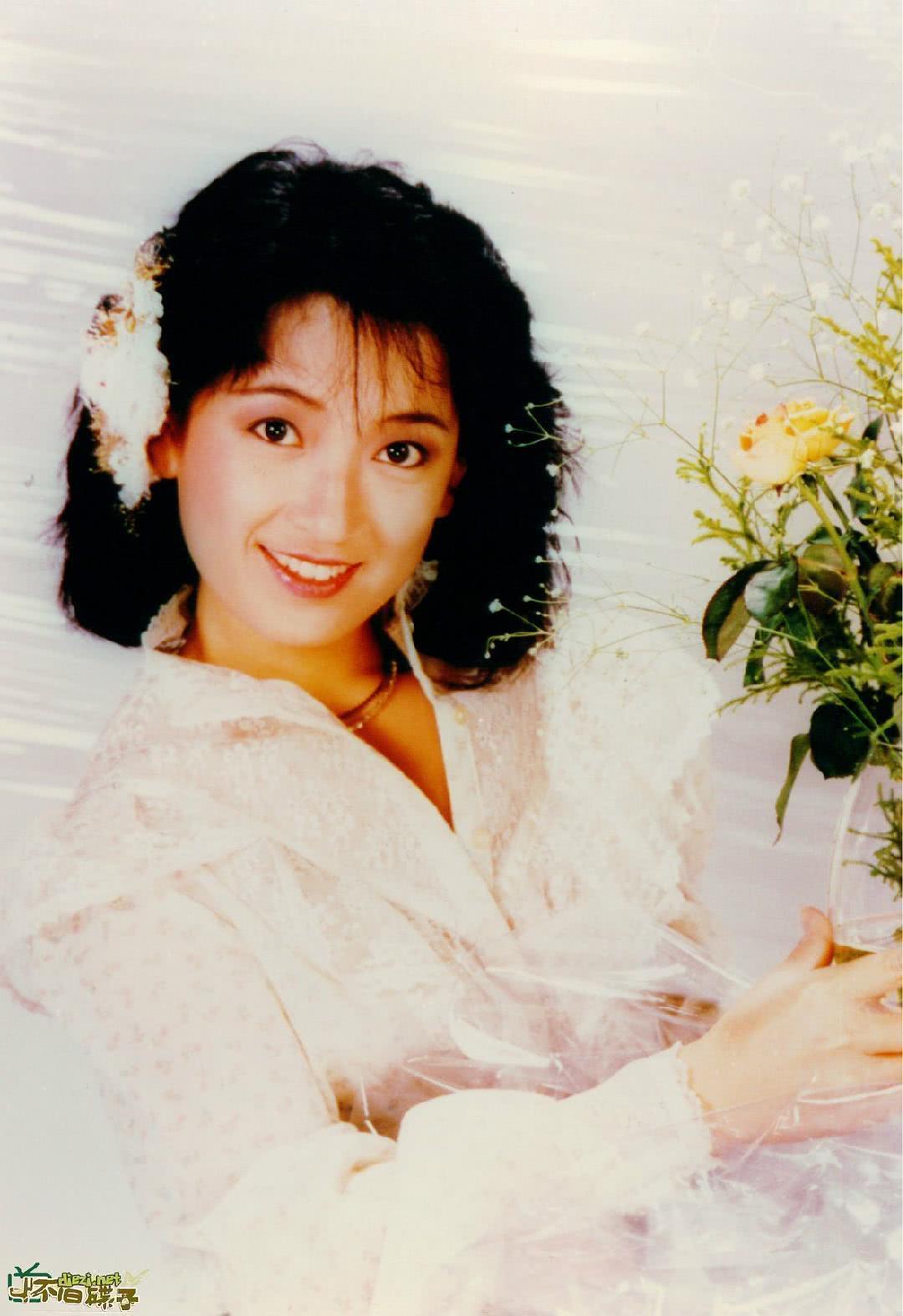 龚慈恩个人资料写真作品